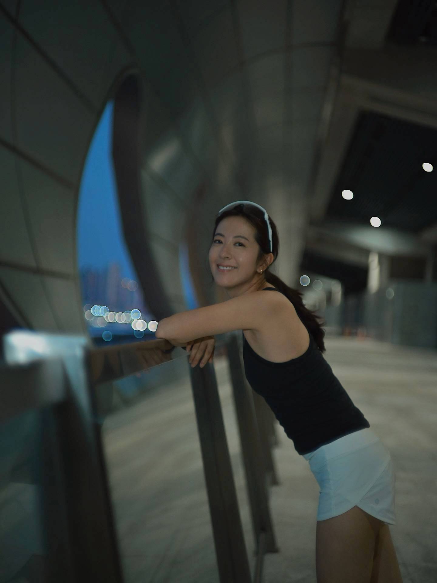 44岁前TVB女星惊爆长期病患，厚重包扎触目惊心令网友心疼，情路坎坷事业陷僵局