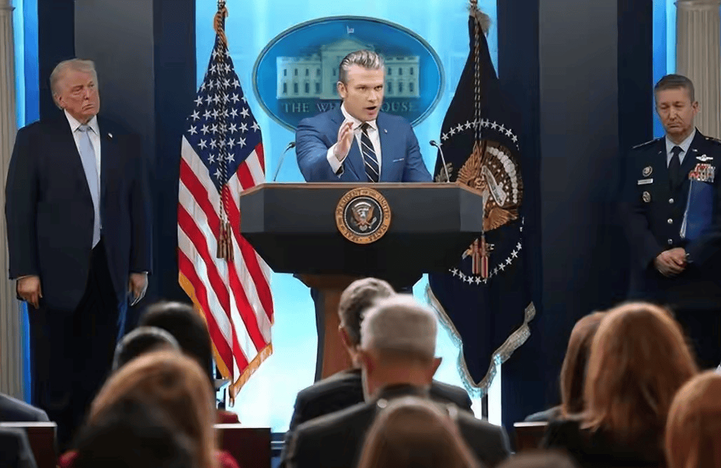 原创
            美国要对伊朗动用核武器？白宫否认，伊朗迎来生死存亡时刻