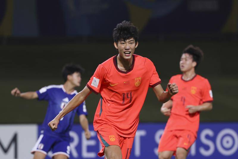 遭双杀！U17亚洲杯-国足连追两球2-3日本收获亚军