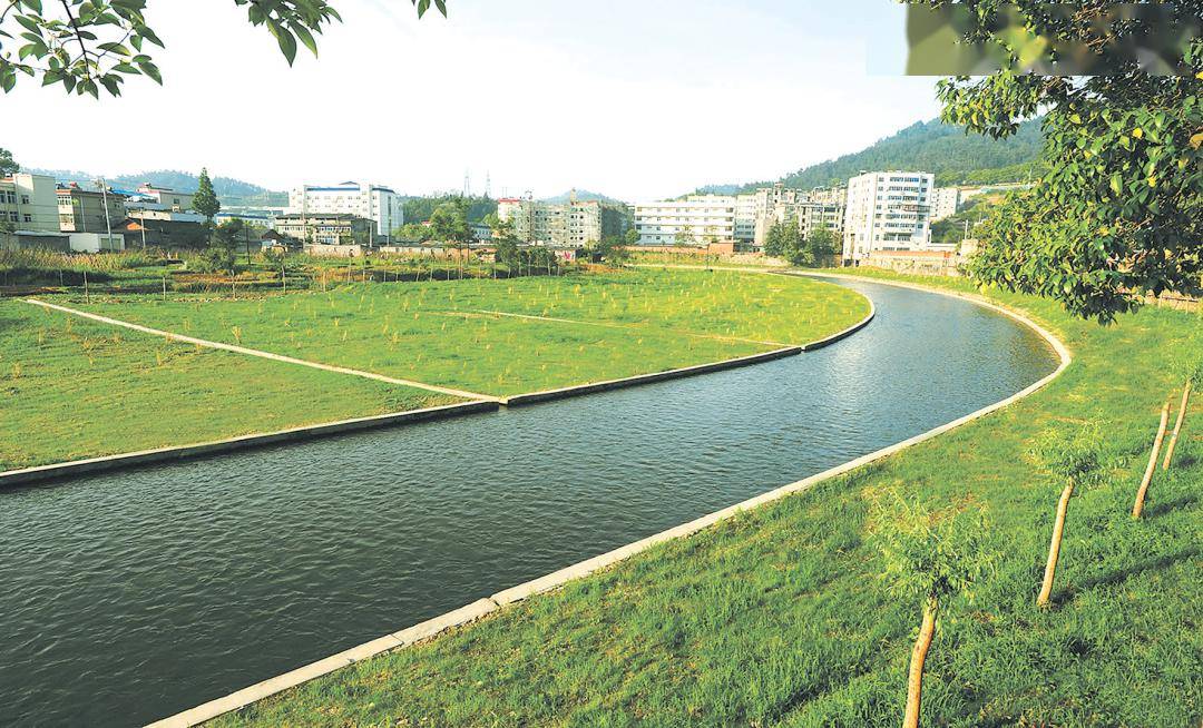 市水利和湖泊局：碧水萦回绕山川