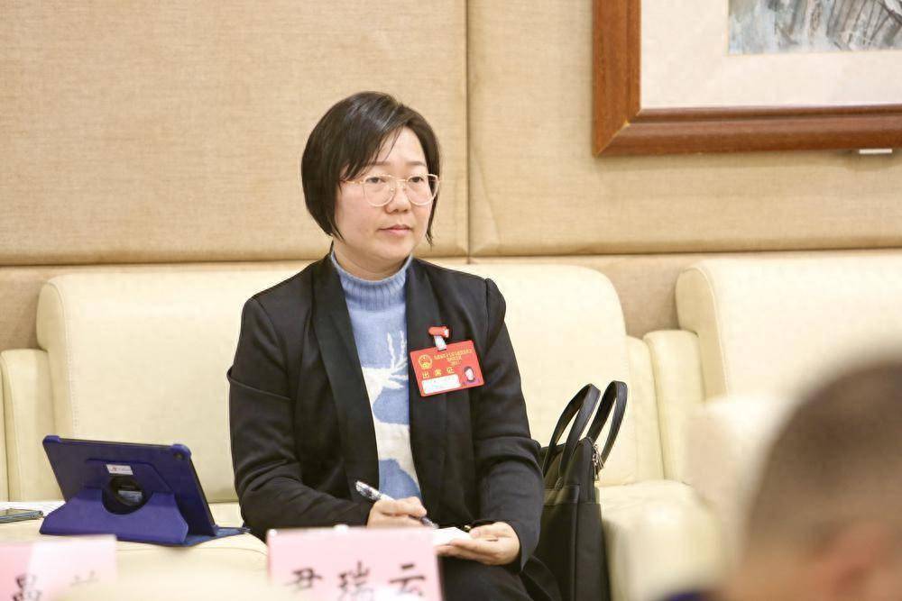 东莞市人大代表尹瑞云：建议减少需要家长参与的家庭作业