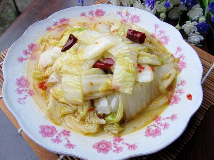 高血脂要少吃白菜，越吃血管越细？医生：3种素菜高血脂患者少碰