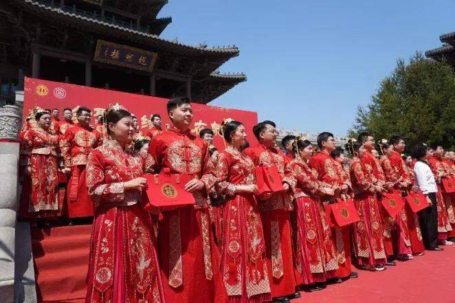 文明婚俗｜“会聚良缘 囍在泉城” 首届济南市青年职工集体婚礼圆满礼成——这场婚礼，超“燃”见证