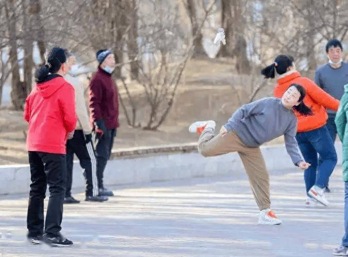 50岁后坚持晨练，比不常晨练患心梗风险高数倍？医生：3点很重要