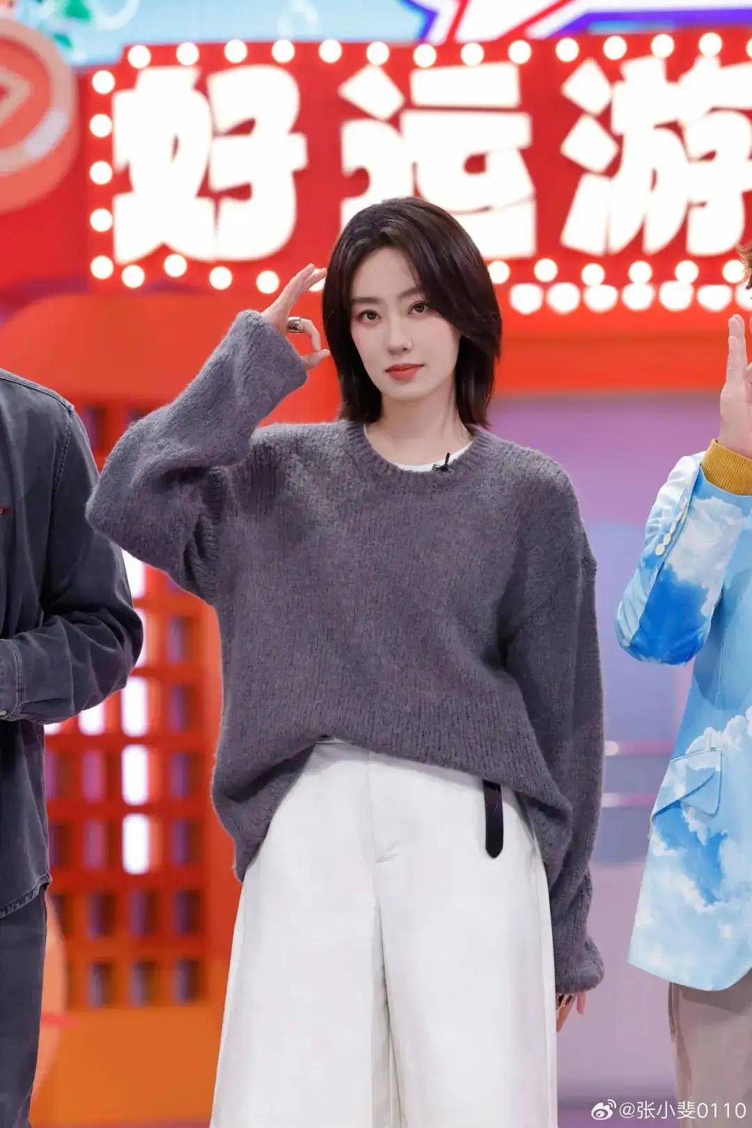 才发现她也是衣架子！