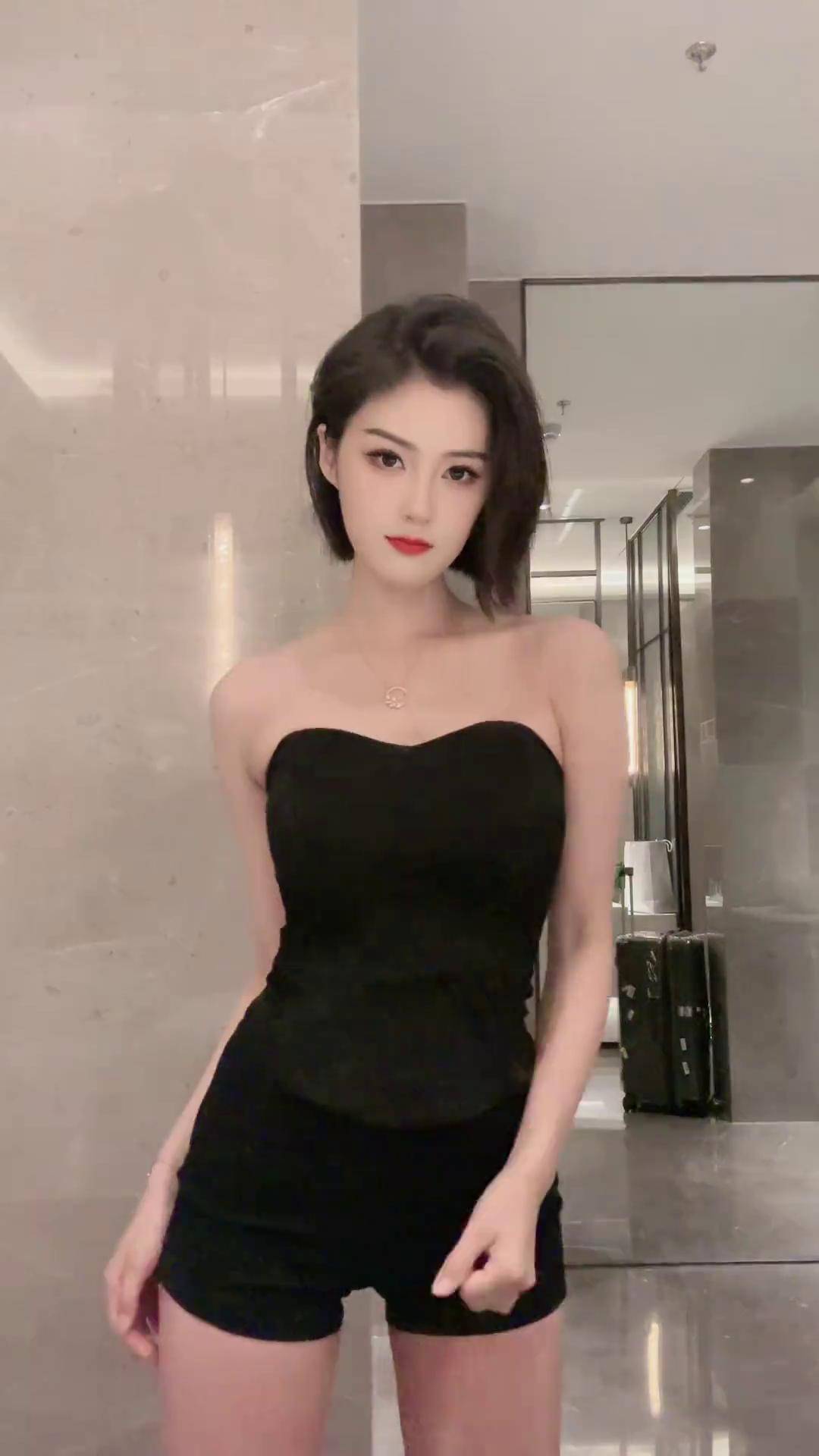 美女不拽 当心被甩