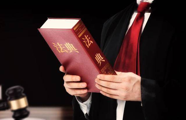 处理，或者向人民法院提起诉讼，要求赔偿等方式来维护自己的合法权益。根据我国相关法律，‌如果该女星起诉