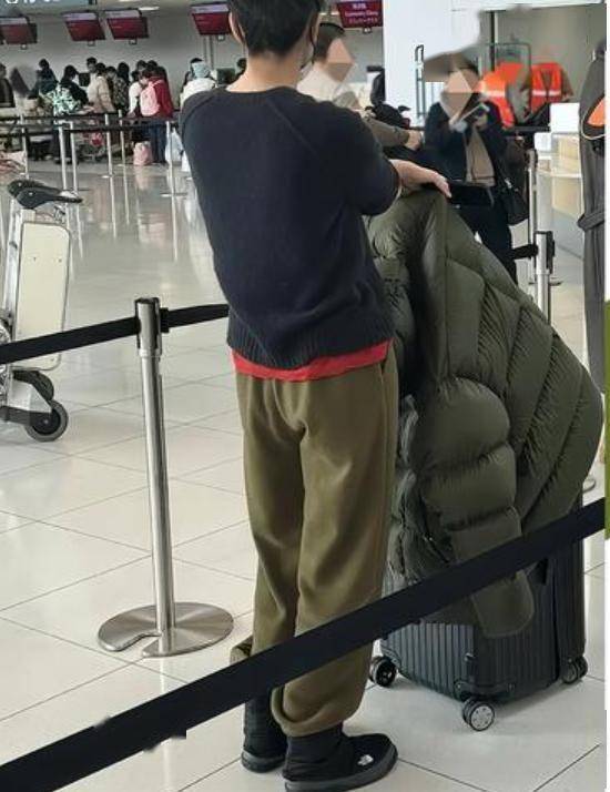 金价涨疯了！有谁懊丧当年没买哪吒同款黄金手镯的吗？（今日黄金代价多少？2025年2月2日品牌金店、银行金条及接管价），LADYDIOR戴妃包杰出魅力