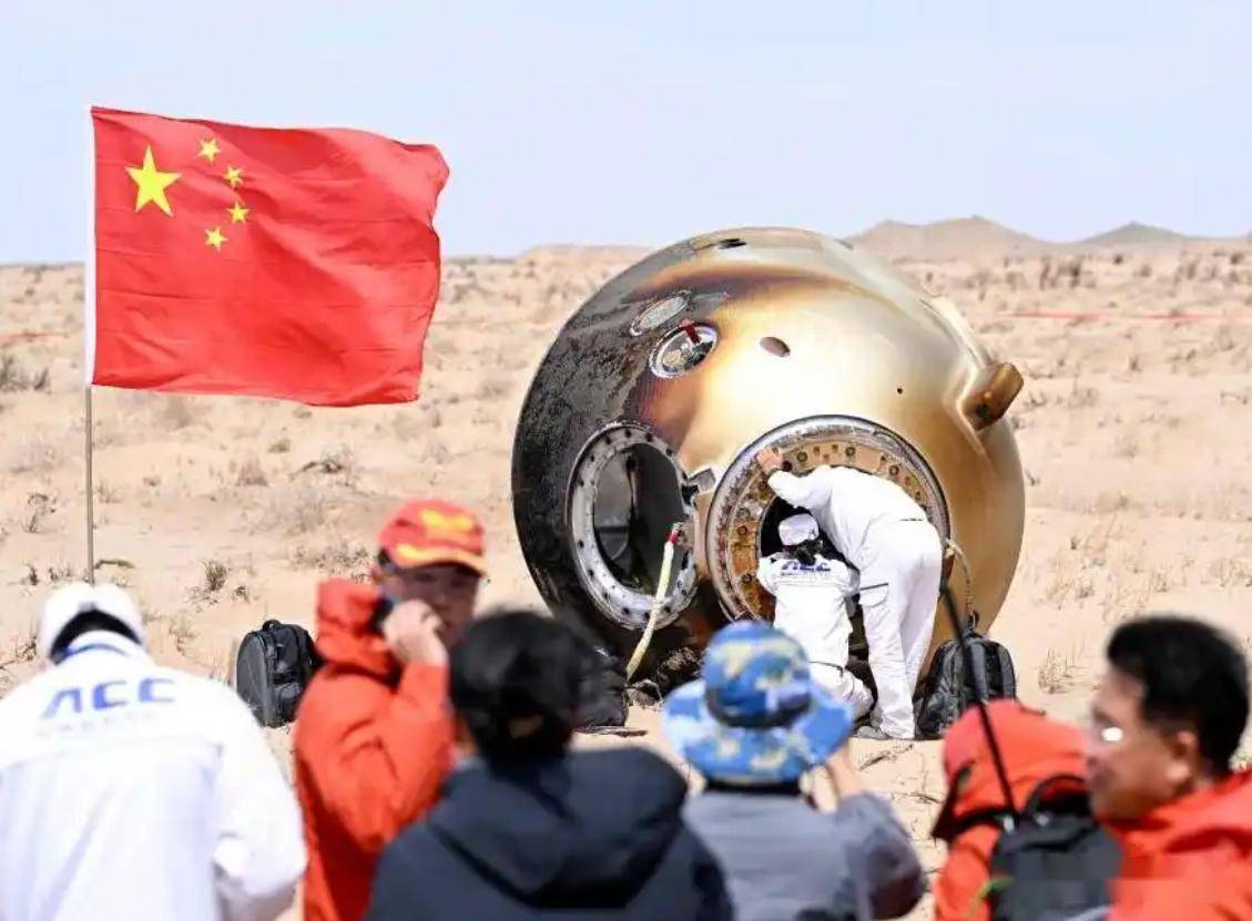 原创             神舟十九号安全返航，黄伟芬终于可以不用再“伪装”了