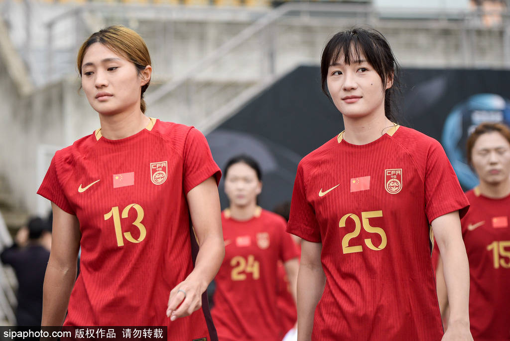 2025中国足球青少年精足球直播-NBA直播_英超_世界杯体育【超清在线观看】英联赛U21组预赛第三阶段赛程揭晓：年轻球员的舞台再度开启