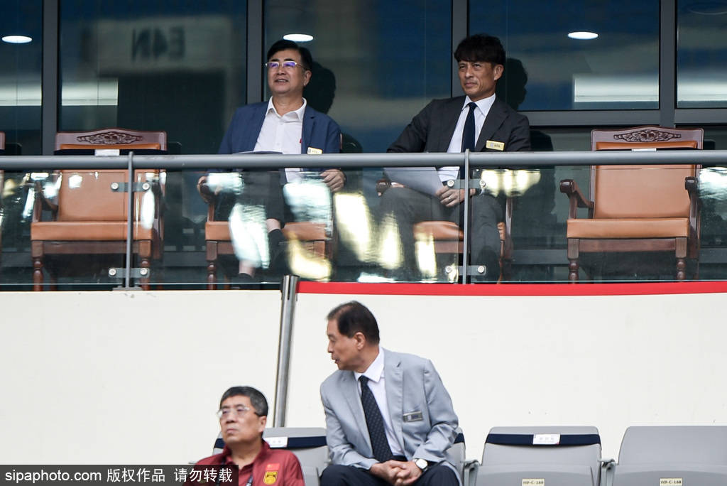 奥斯卡红牌事件：VAR介入揭示中超争议背后的战术博弈与情感纠葛
