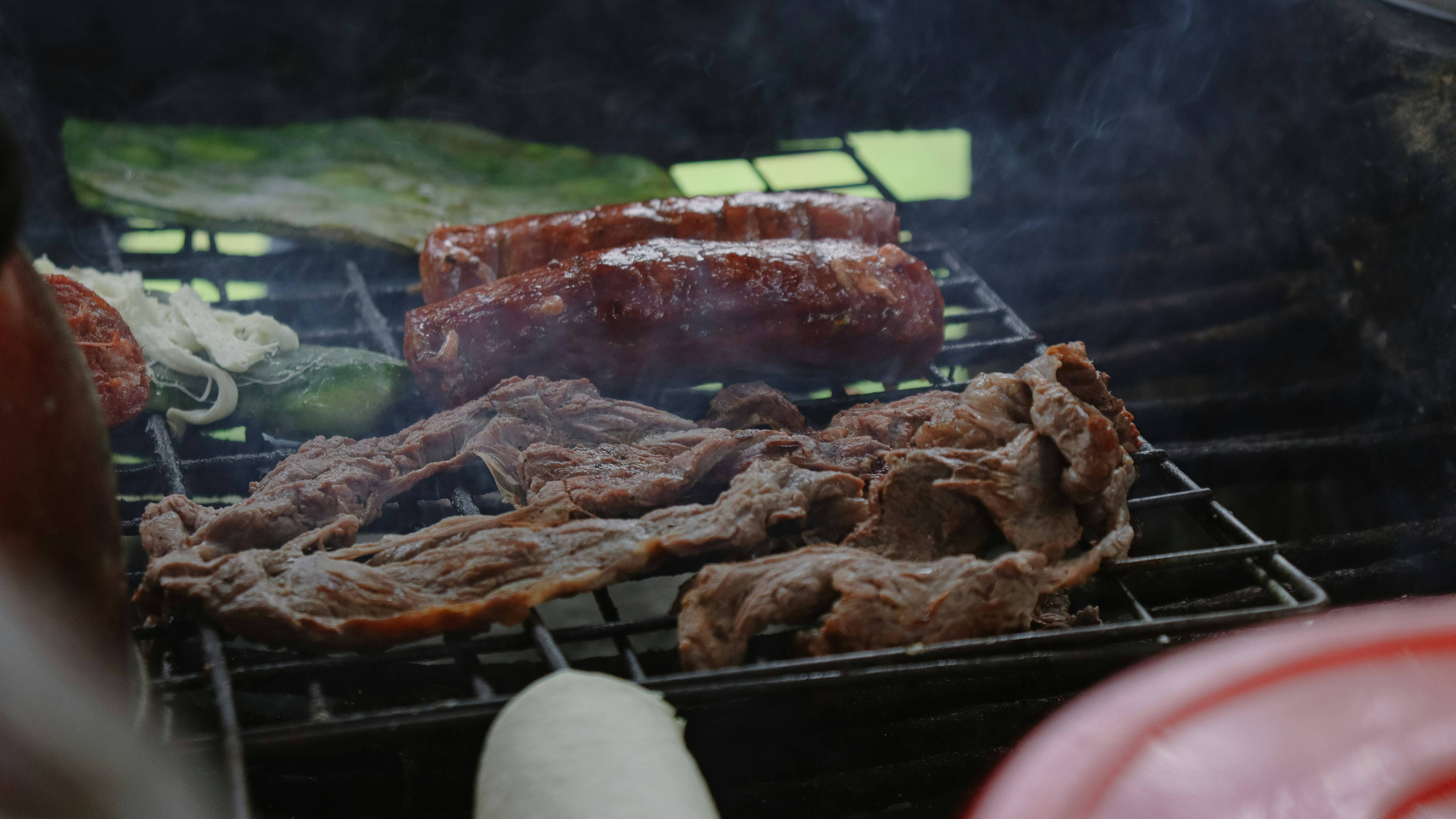 河北驴火 vs 西安肉夹馍：谁是北方第一夹馍？解析饮食文化背后的逆袭密码