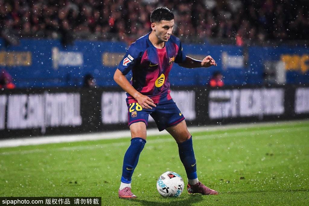 “经典之战：皇马与巴萨的巅峰对决谁能笑到最