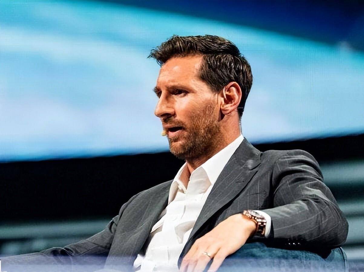 “28亿！C罗遥遥领先梅西足坛收入最多运动