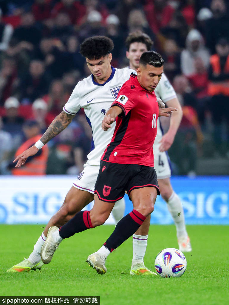 被打花了！英格兰女足11分钟内连入四球，中国女足暂0-4落后对手