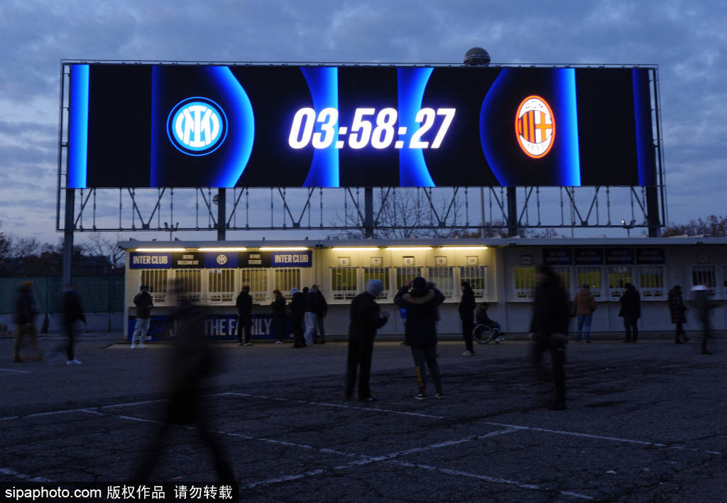 西汉姆联与桑德兰争夺S·希门尼斯，米兰或将放行这位前锋！