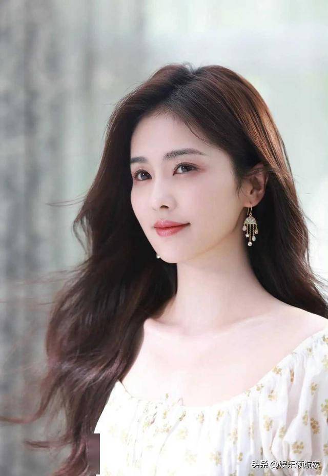 爱奇艺尖叫之夜,林允摔跤出圈,王楚然封神艳压全场?