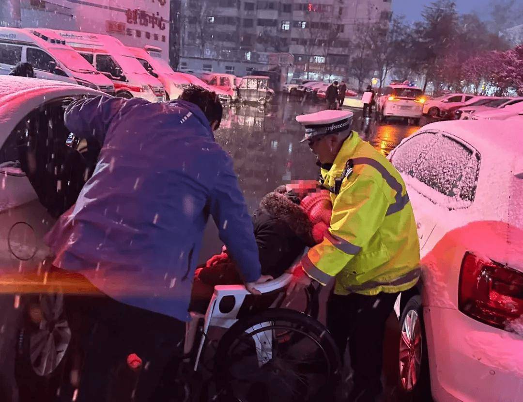 风雪中的守护 | 风雪“豫”警,温暖守护! 风雪中的守护 | 风雪“豫”警,温暖守护!