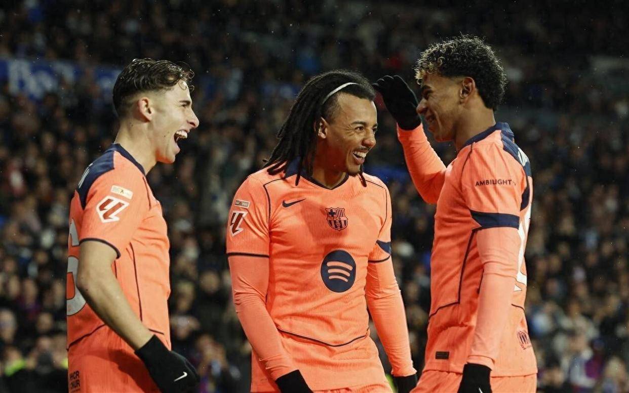 西班牙足球甲级联赛随着巴萨爆大冷门1-2马竞1-0西甲最新积分榜揭晓