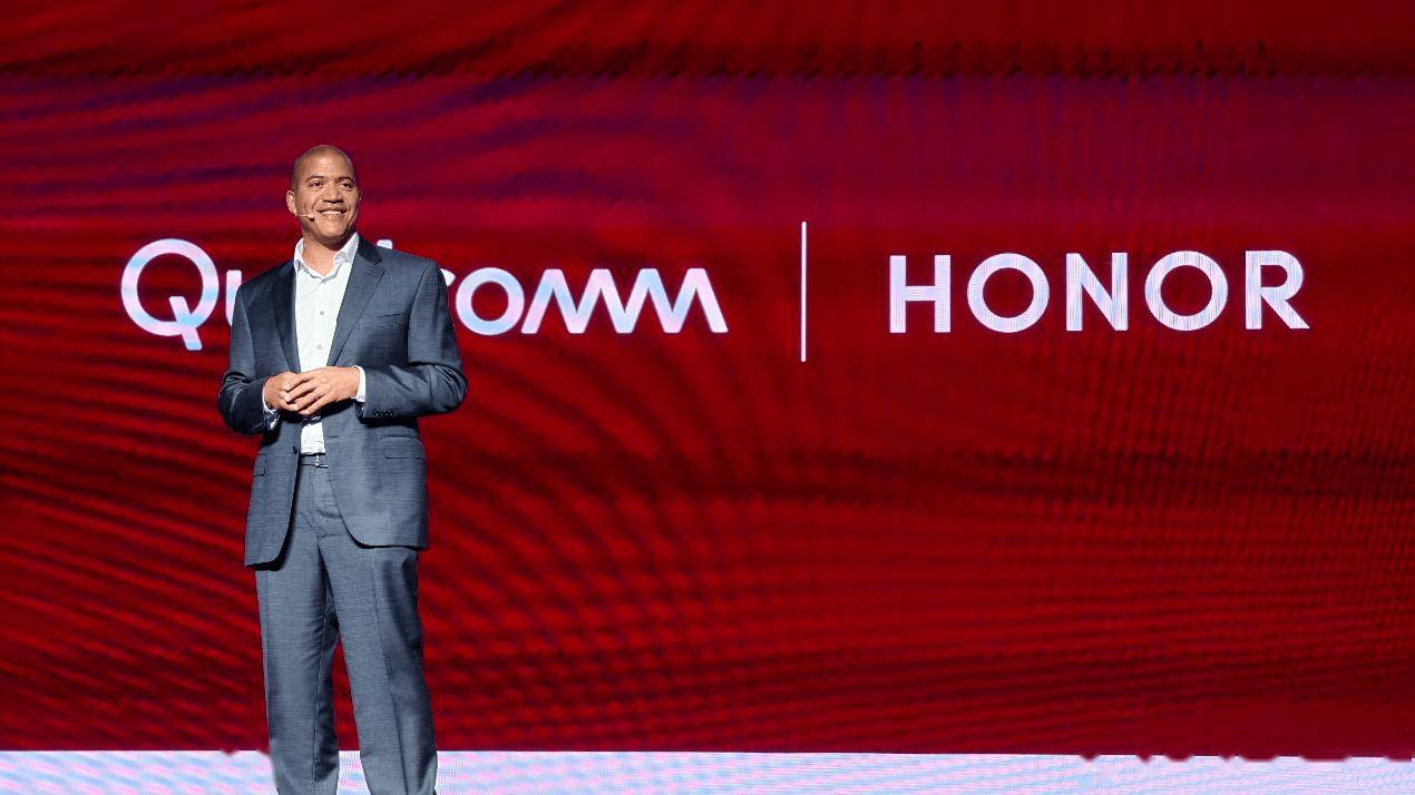 高通高管亮相荣耀MWC2026展前发布会