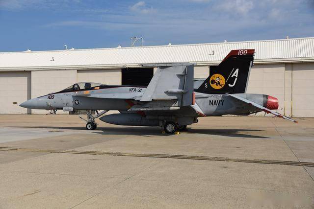 从弃子到全能王：麦道F/A-18“大黄蜂”的逆袭之路