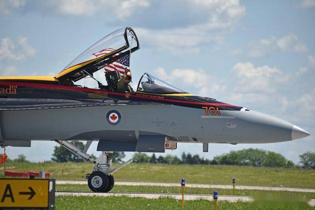 从弃子到全能王：麦道F/A-18“大黄蜂”的逆袭之路