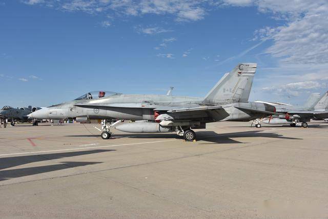 从弃子到全能王：麦道F/A-18“大黄蜂”的逆袭之路