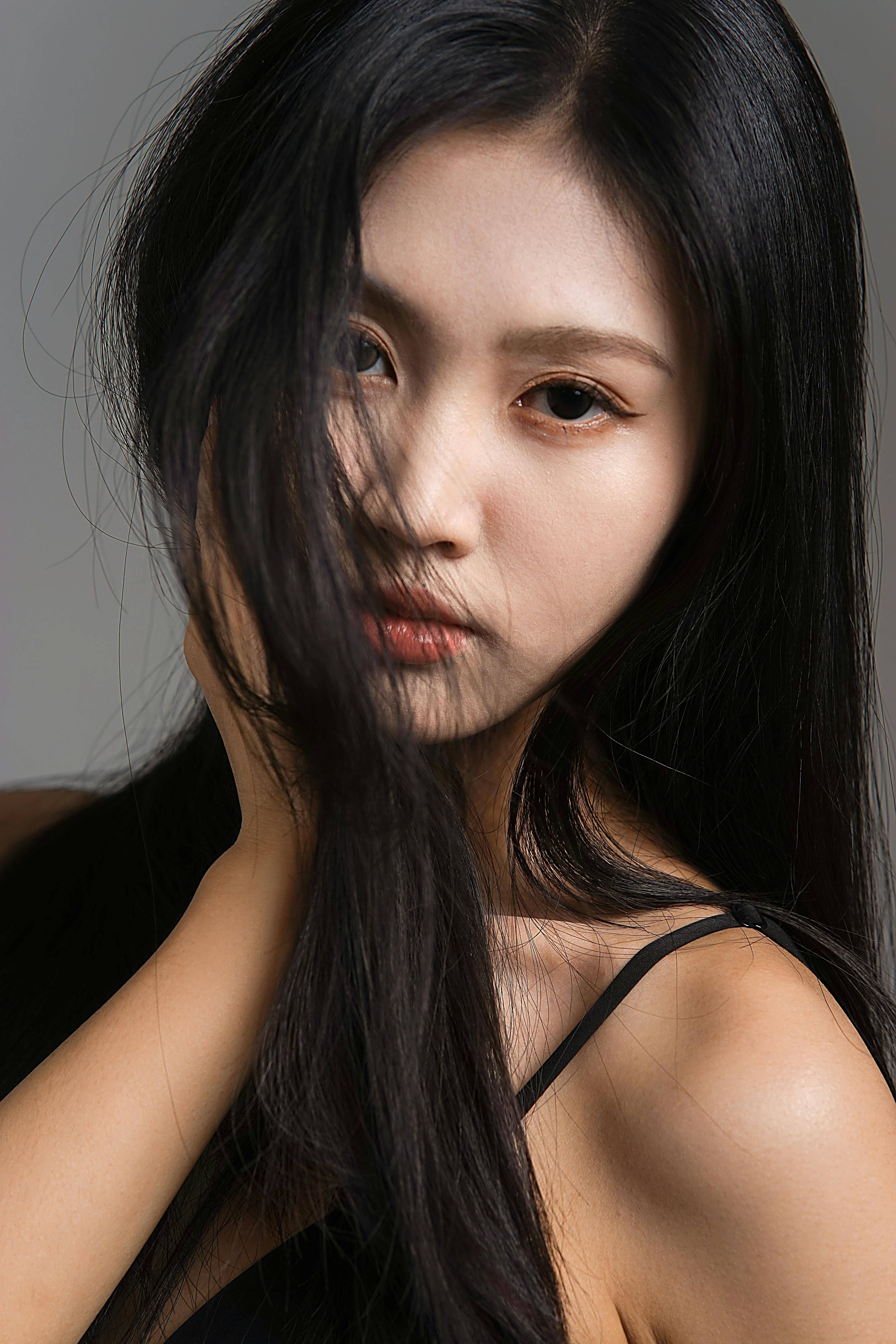 内娱女星自曝与顶流男星私下关系密切网友热议：隐藏多年的老瓜终于被挖出！