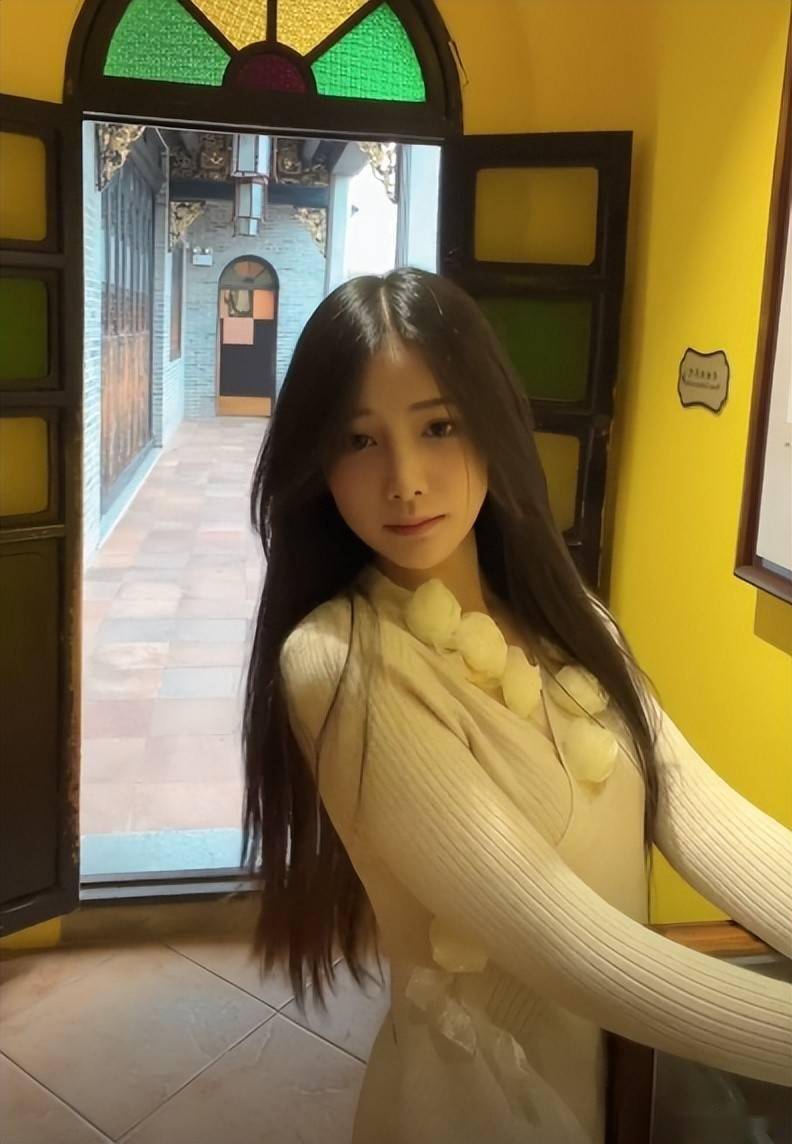 知名网红“表妹李KK”自曝破产！未婚生女后掉粉百万转行卖小吃
