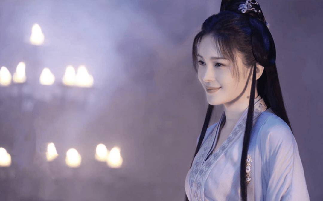 曾经的“白月光女神”却因整容自毁前程：姐你糊涂啊……
