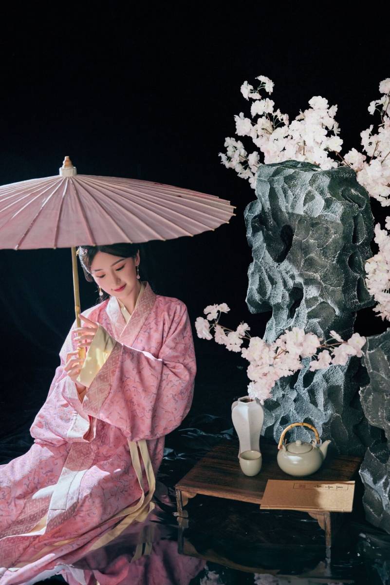 毛晓彤国风汉服写真:魅力女神