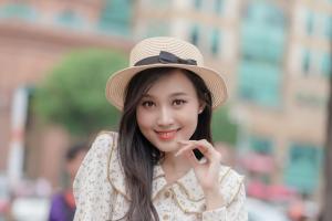 大庆一女子花了10多万元想要退款无果 疑似陷