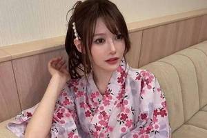 东信营销IPO前保荐人突击入股 创始人夫妇为5.6亿贷款担保