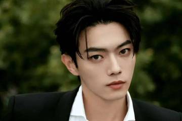 演员许凯被曝"长期聚众赌博"：许凯及其经纪公司暂未做回应