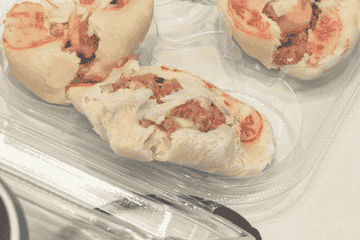 盒马有门店鲜肉月饼吃出生肉出现腹泻 门店回应