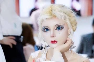 近700万粉丝网红“芭比迪丽拉”被指欠薪：前员工称涉及多人