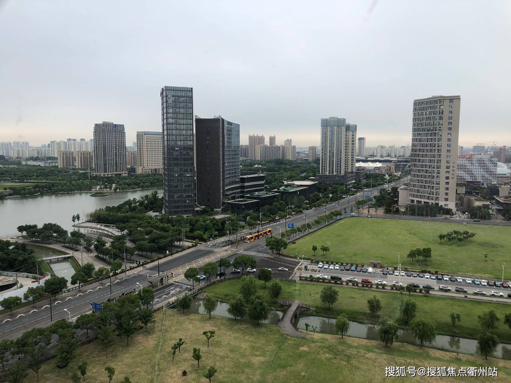 生態綠肺咫尺14萬方中央公園及8萬方人工生態湖泊資源,定鼎城市生態