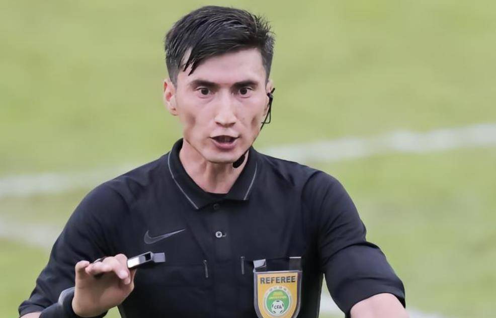 2023年马宁当选,中超官方金哨:麦麦提江又输了!_裁判_比赛_地位