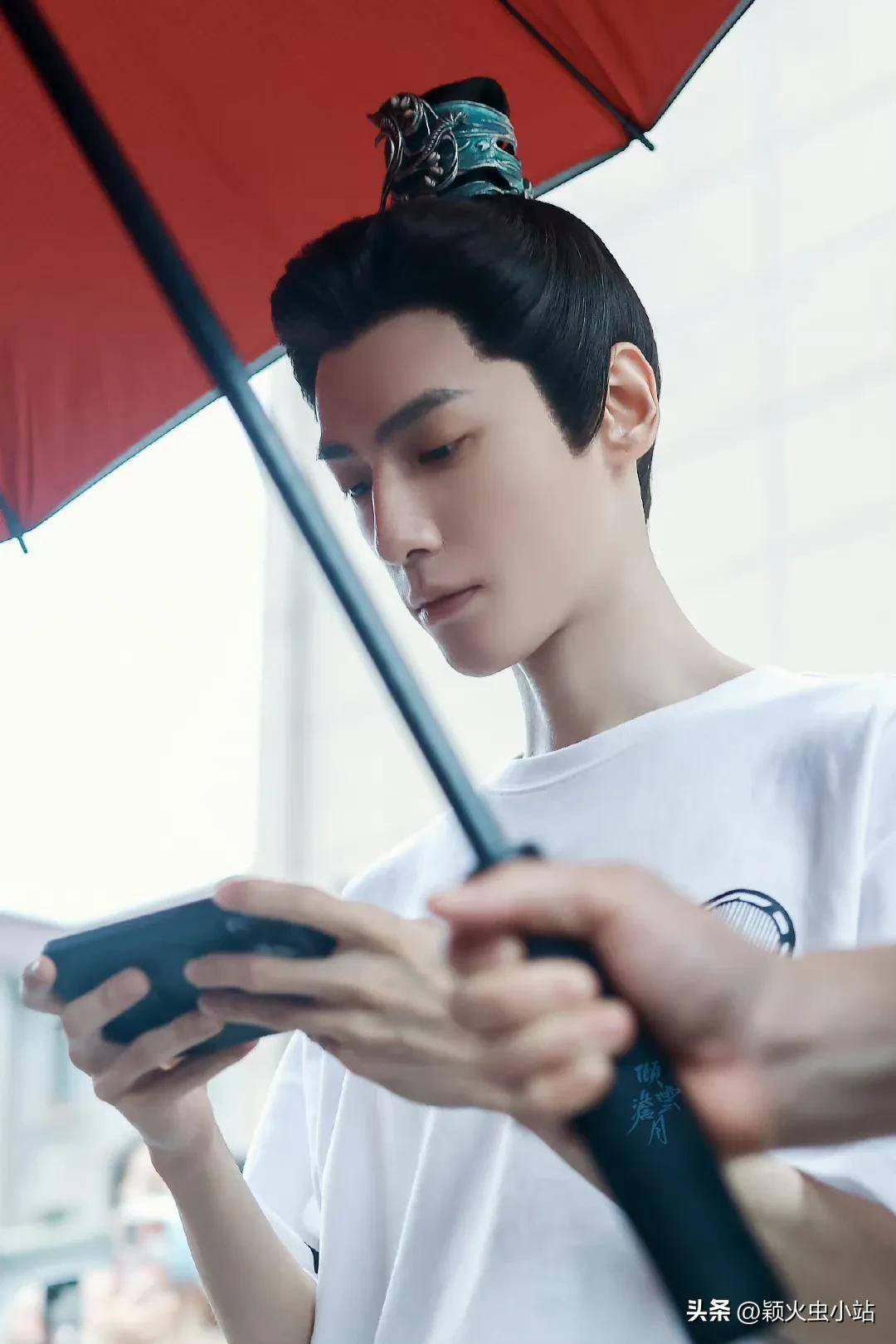 24娱瓜:王一博杨幂刘恺威杨颖成毅,罗云熙宋轶刘涛蒋欣辛芷蕾_本人