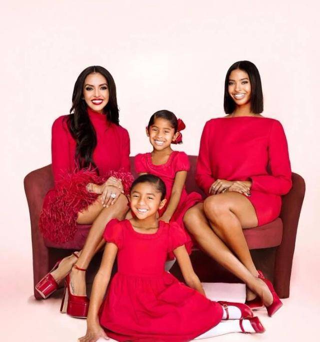 对于马龙的追求,瓦妮莎会做出怎样的选择,这成为大家议论的话题.