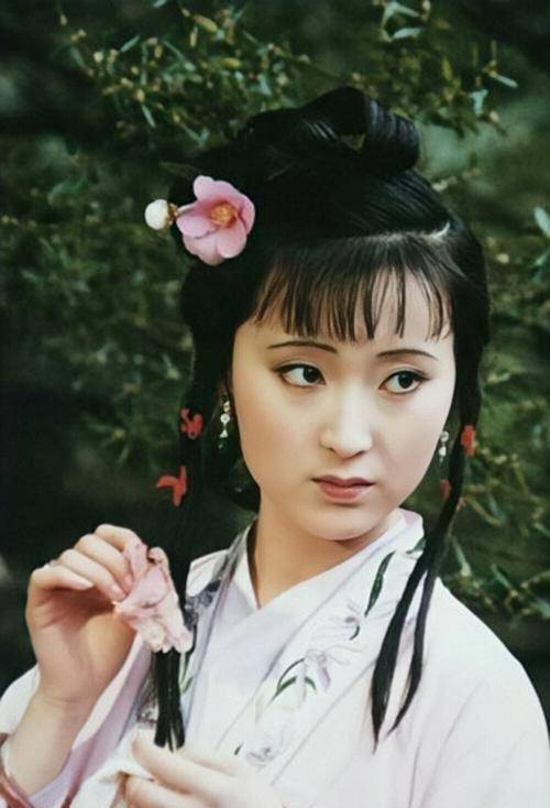 "林妹妹"陈晓旭:19岁爆红,26岁身家过亿,患病放弃治疗后出家_林黛玉