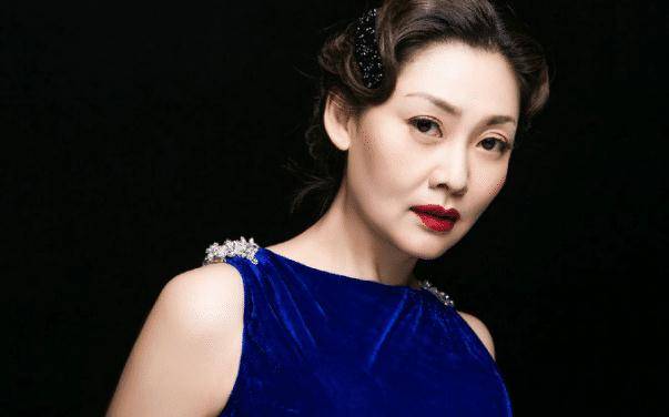 娱乐圈当中得天独厚的演员潘婕,特别能折腾,如今早已成为导演!