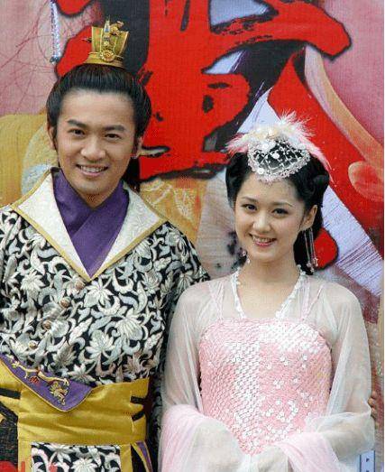 41岁张娜拉官宣结婚,男友小6岁系圈外人,甜美教主终于嫁人了_老公