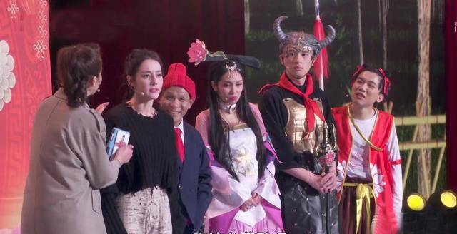 卫视春晚pk:北京台收视夺冠,肖战丁真受关注,热巴宋小宝演小品_晚会