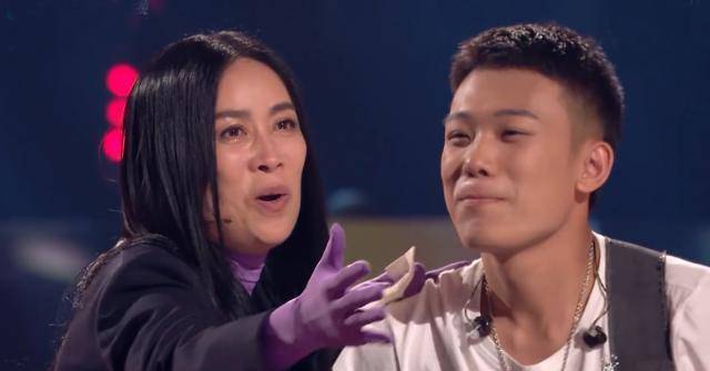 从怒斥评审没品到击掌庆祝王力宏,那英比7年前成熟淡然_媒体_张玮