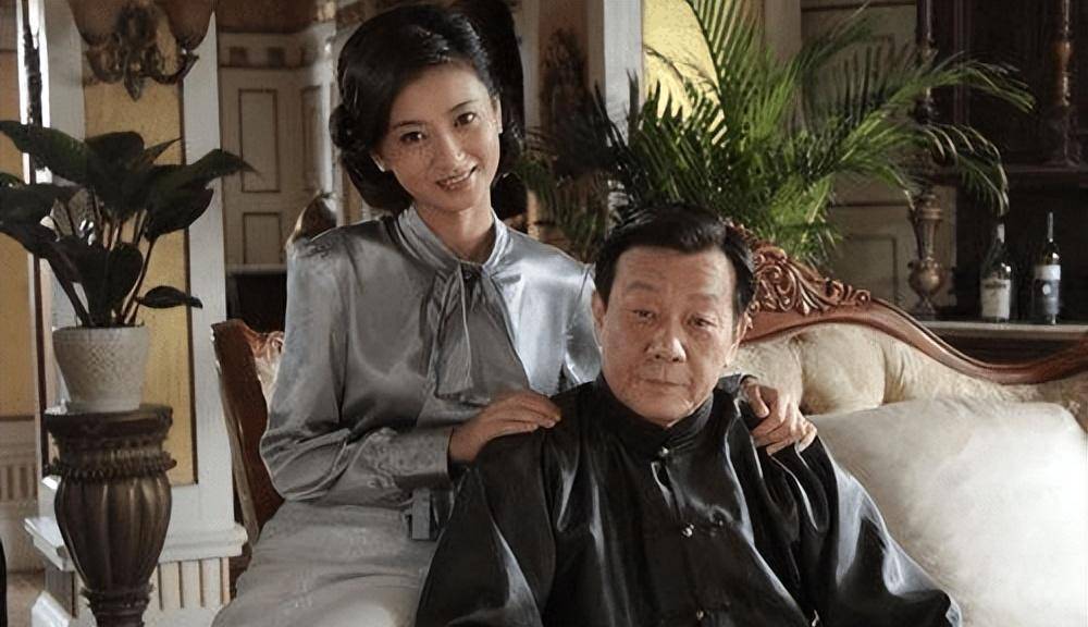 坐拥双妻的演员寇世勋,受访时说:来世不会再娶两个老婆,太累了_崔瑶琪