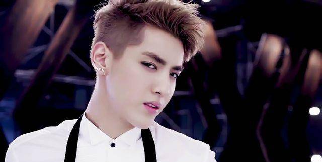 网友给男星颜值打分,鹿晗8分,杨洋6分满分果然是他_吴亦凡_高挺_沦陷