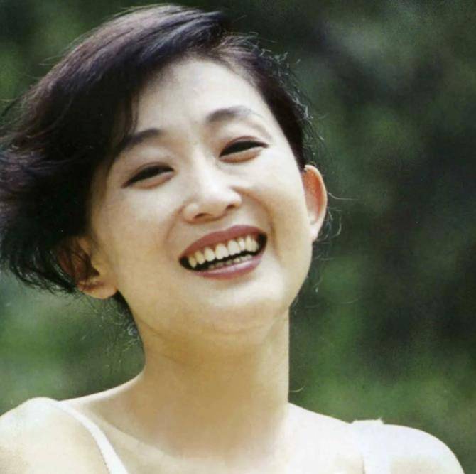 著名演员陈瑾:和亲哥哥的抉择,让父母和网友不解_话剧_父亲_艺术