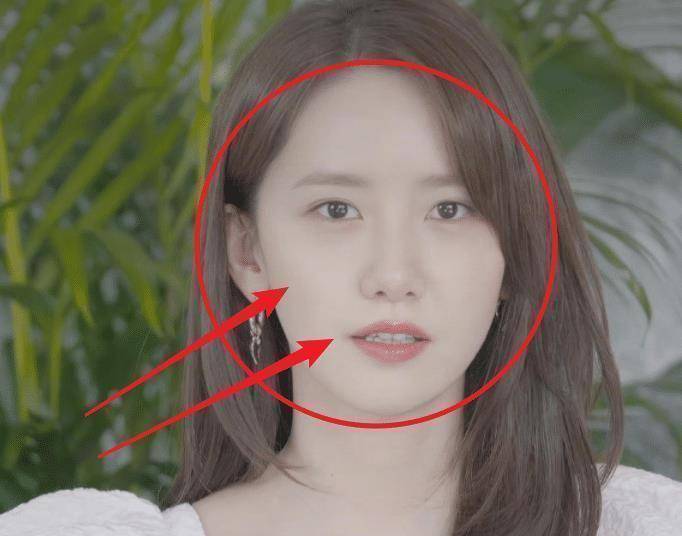 林允儿的眼睛还是很灵动的,迷人得仿佛会说话.