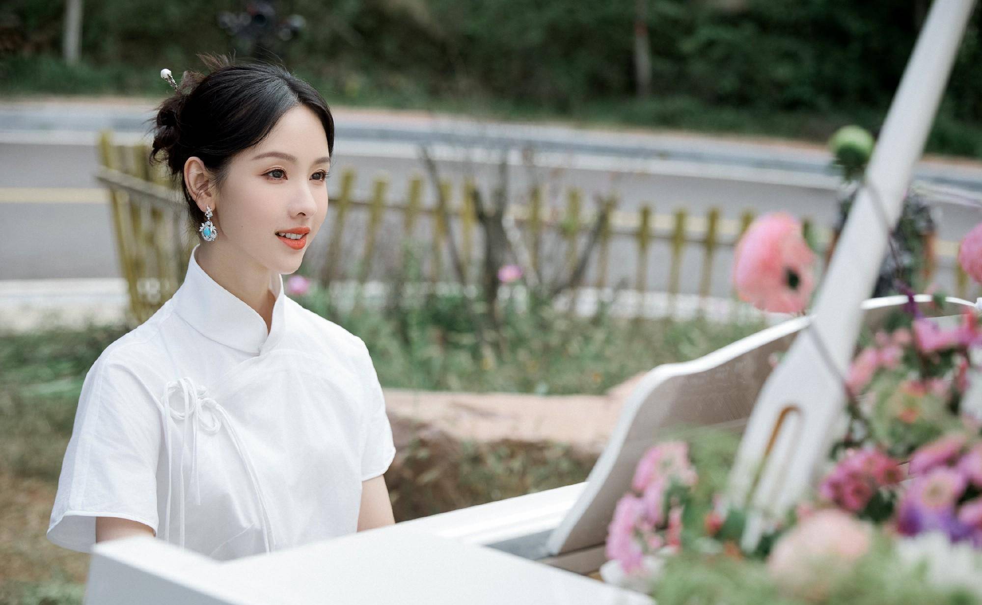 迪丽热巴,杨紫顶峰相见,白鹿资源飞升太强势_李一桐_人气_鞠婧祎